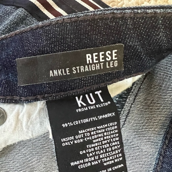 REESE-Kut From The Kloth
ANKLE STRAIGHT LEG size 6 with side stripe - Picture 2 of 3